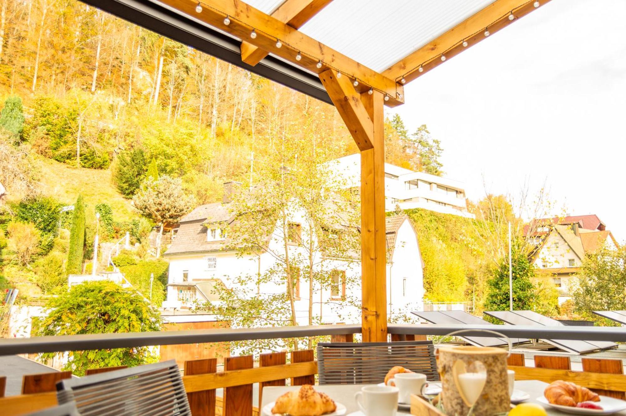 Design Trifft Harmonie Nahe Triberger Wasserfaelle Triberg im Schwarzwald Extérieur photo