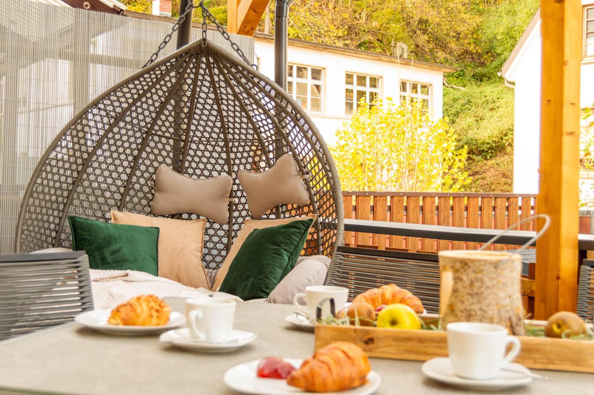 Design Trifft Harmonie Nahe Triberger Wasserfaelle Triberg im Schwarzwald Extérieur photo