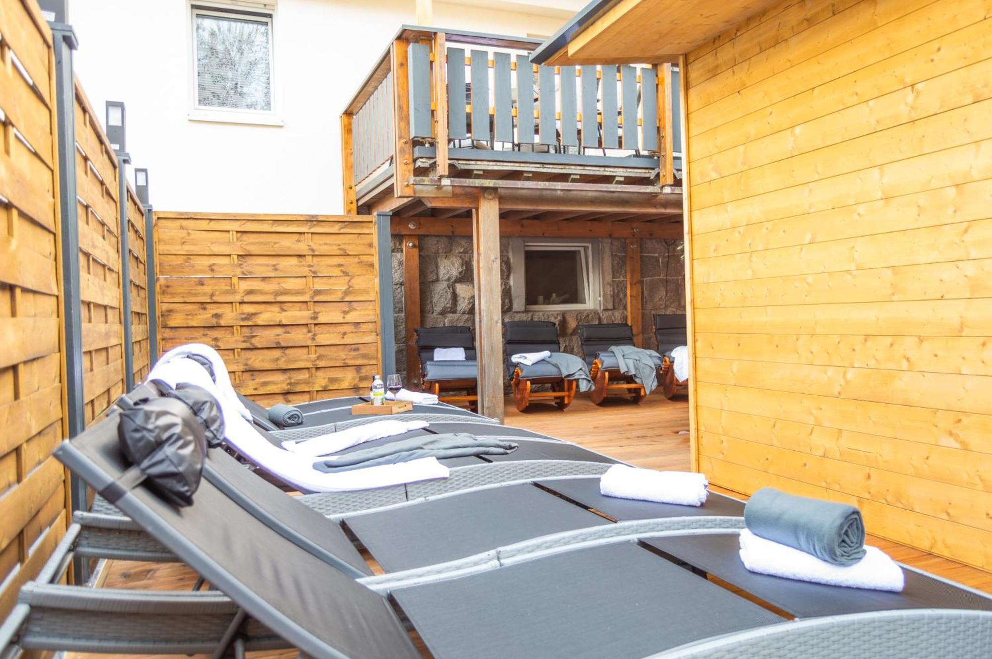 Design Trifft Harmonie Nahe Triberger Wasserfaelle Triberg im Schwarzwald Extérieur photo