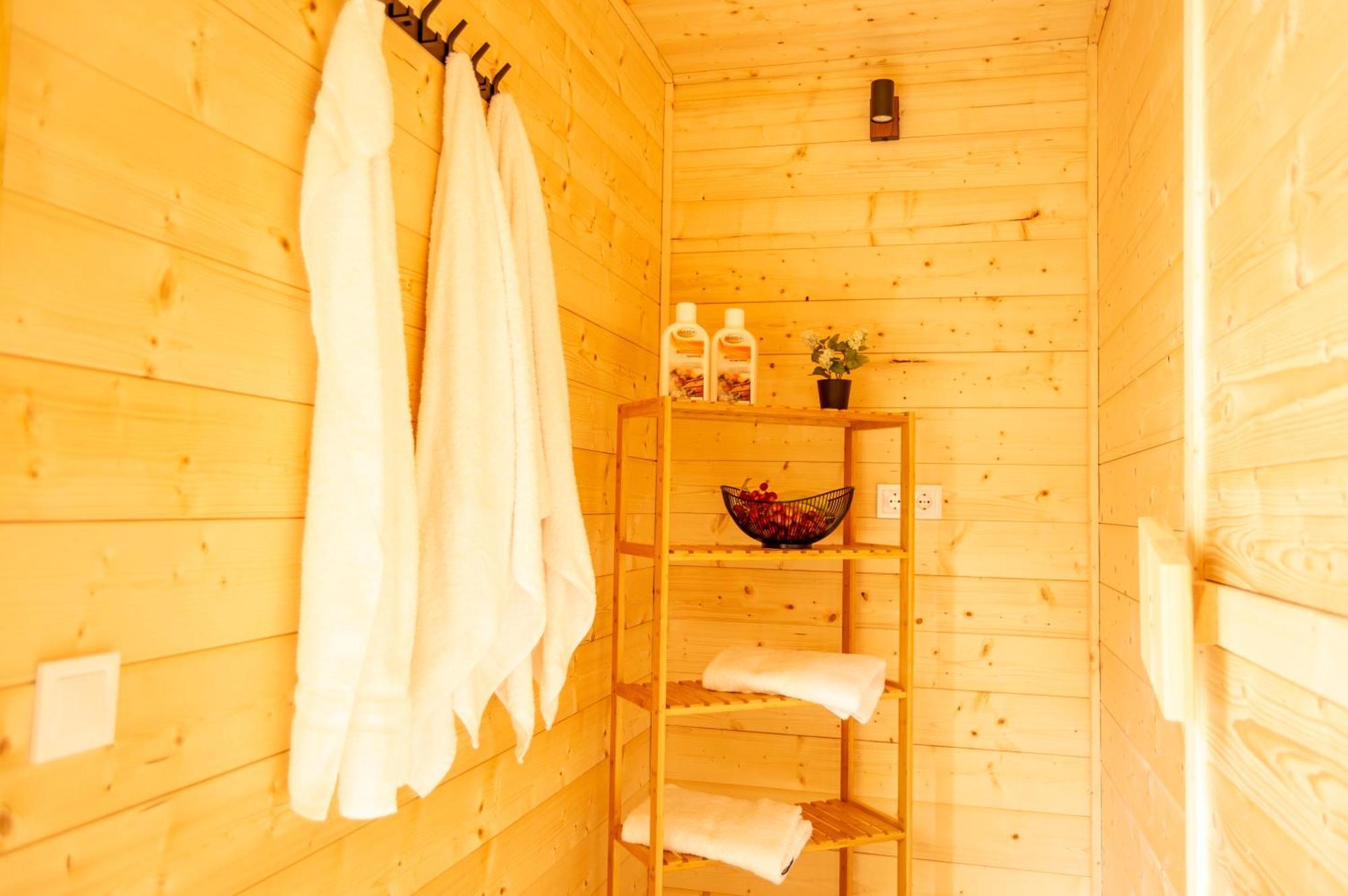 Design Trifft Harmonie Nahe Triberger Wasserfaelle Triberg im Schwarzwald Extérieur photo